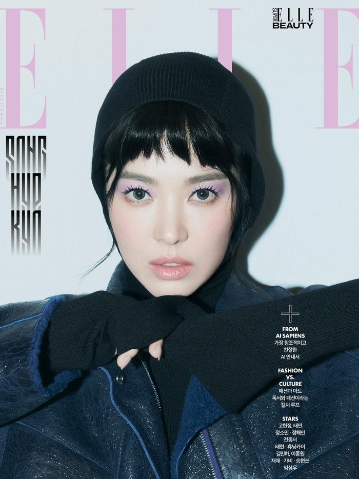 Bikin pangling, Song Hye Kyo tampil menawan dengan gaya poni pendek di salah satu angle foto./ Foto: Mok Jung Wook/ELLE Korea