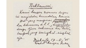 Teks proklamasi tulisan tangan Soekarno.