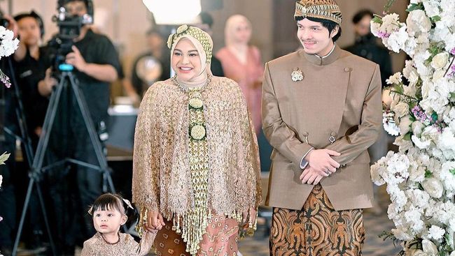 7 Potret Acara Tujuh Bulanan Bunda Seleb, Bisa untuk Inspirasi Bumil