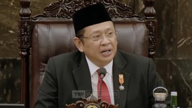 Pantun Bamsoet di Sidang MPR: Kotak Kosong Jangan Buat Terbelah