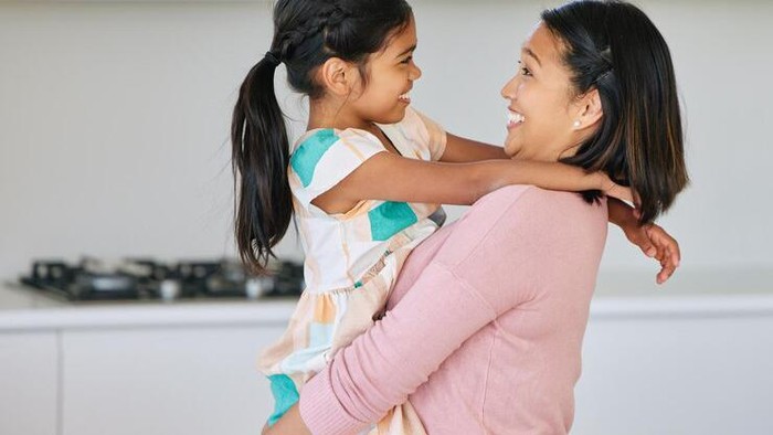 Deretan trik parenting dari peneliti Harvard untuk besarkan anak perempuan yang percaya diri