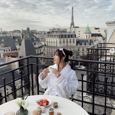 Potret Jessica Mila Naik Pesawat Jet Pribadi Bareng Genk Anak Konglomerat di Amerika