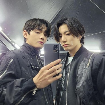 Begini Momen V dan Jungkook BTS Lakukan Tren Tarian Aura Farming Saat Siaran Langsung