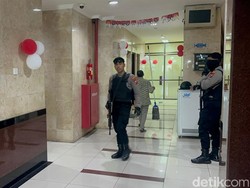 KPK Geledah Ruangan Biro Kesra Jatim Terkait Dana Hibah
