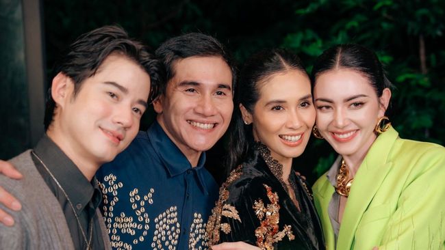 Mario Maurer dan Davika Hoorne memberikan penilaian usai menyaksikan Kang Mak from Pee Mak.