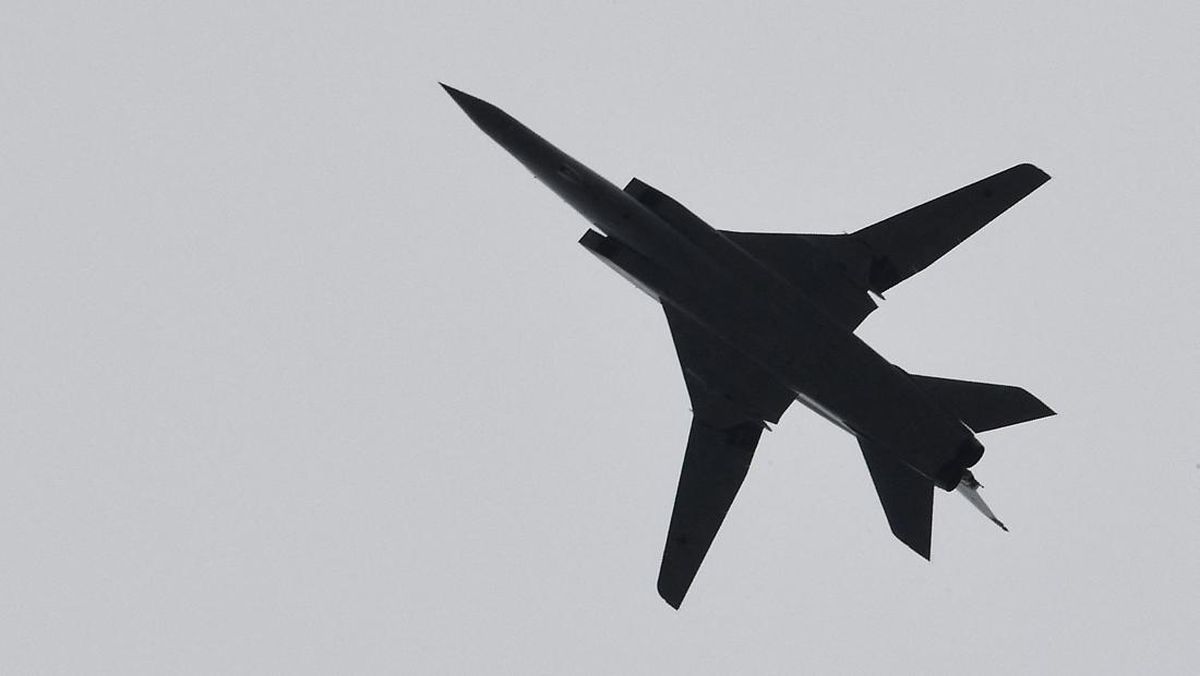Semakin Tegang, Rusia Kerahkan Jet Bomber Tu-160 di Laut Norwegia