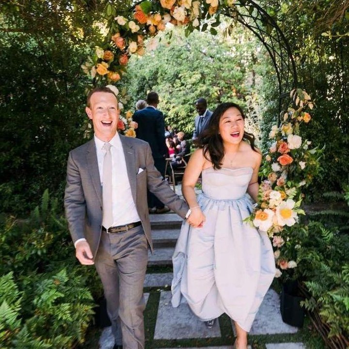 <p>Mark Zuckerberg dan Priscilla Chan telah menikah sejak 19 Mei 2012. Pasangan ini sudah membagun rumah tangga selama 12 tahun dan selalu terlihat romantisdan sederhana di setiap kesempatan. (Foto: Instagram @zuck)</p>