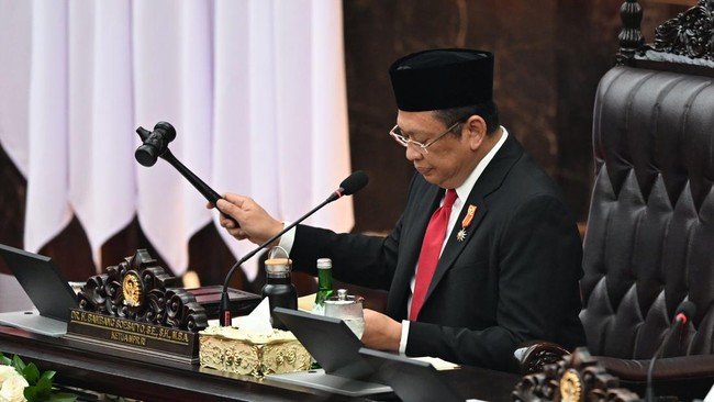 Majelis Permusyawaratan Rakyat mencabut status TAP MPR terkait Sukarno, Soeharto, dan Gus Dur. Apa saja bedanya?