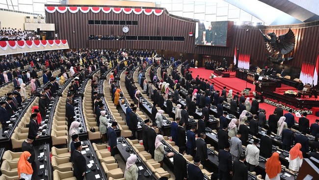 Rapat paripurna terakhir DPR periode 2019-2024 bakal digelar pada Senin (30/9) mendatang. Periode baru Anggota majelis dimulai pada 1 Oktober 2024.