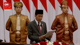 VIDEO: Jokowi Targetkan Pertumbuhan Ekonomi Tahun Pertama Prabowo 5,2%