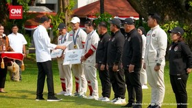 VIDEO: Momen Jokowi Beri Bonus Atlet Olimpiade 2024