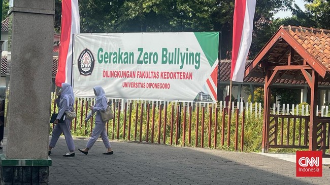 Tim Kemenkes yang datang ke Polrestabes Semarang dipimpin Irjen Kemenkes Murti Utami dan Inspektur Investigasi Valentinus Rudy Hartono.