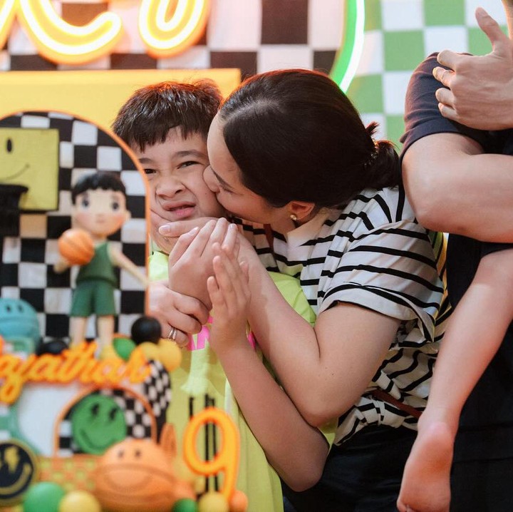 <p>Dalam unggahanya, Raffi dan Nagita juga menuliskan ucapan selamat serta doa kepada putra sulung mereka. "Selamat Ulang Tahun, Panjang Umur dan Serta Mulia. Doa terbaik untuk Putra Pertamaku Rafathar Malik Ahmad 9 Tahun. Doa selamat ulang tahun meminta umur panjang," tulis mereka diikuti dengan potongan ayat berisi doa meminta umur panjang. (Foto: Instagram @raffinagita1717)</p>