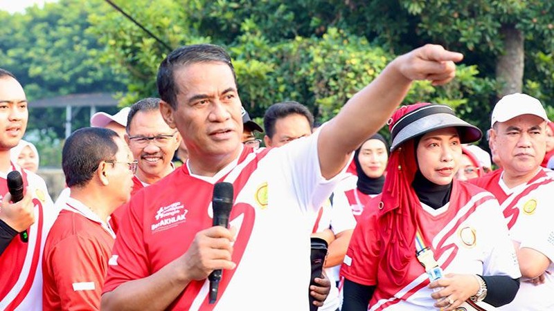 Menteri Pertanian (Mentan) Andi Amran Sulaiman bertekad menggelorakan target swasembada pangan hingga Indonesia menjadi lumbung pangan dunia.
