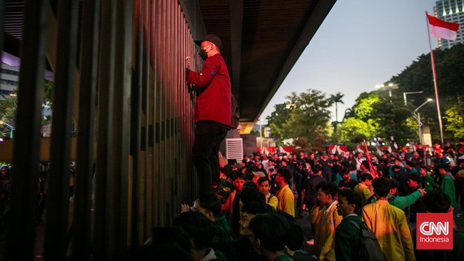 Sejumlah komponen masyarakat sipil bakal menggelar demonstrasi menolak pengesahan Revisi UU Pilkada di depan Gedung DPR RI hari ini.