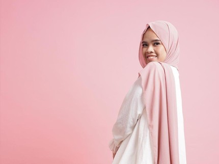 Setahun Tak Pulang, Suami Selebgram Aprila Majid Terjerat Pinjol & Utang Ratusan Juta