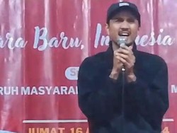 Momen Duta Sheila on 7 Manggung di Acara Tirakatan