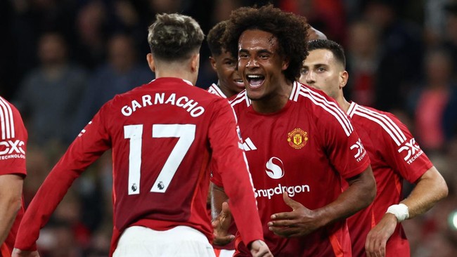 Debut Zirkzee Berhias Gol, Antar MU Raih Kemenangan