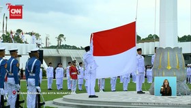 VIDEO: Detik-detik Paskibraka Mengibarkan Bendera Merah Putih di IKN