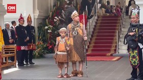 VIDEO: Gibran dan Jan Ethes Kompak Pakai Pakaian Adat Papua di HUT RI