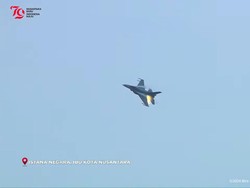 TNI AU Tampilkan Atraksi Pesawat Tempur F16 di Upacara HUT RI IKN
