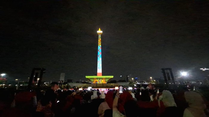 Video mapping di Monas