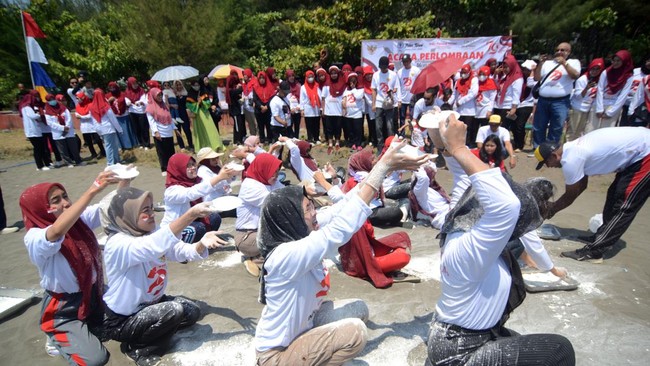 FOTO: Meriah Lomba HUT ke-79 Kemerdekaan RI di Berbagai Daerah