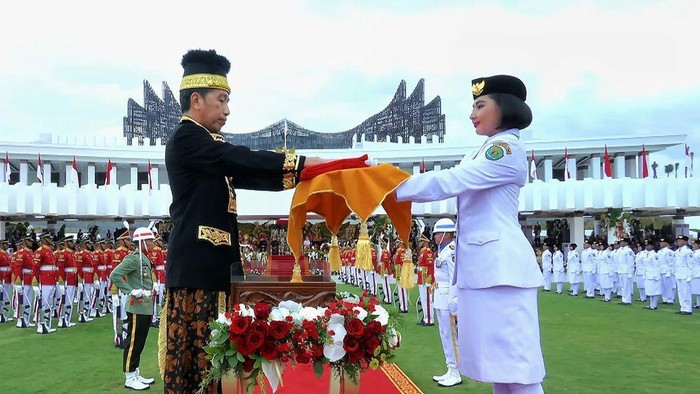 Selalu Berpakaian Adat, Intip Busana Keluarga Presiden Jokowi di Perayaan HUT RI