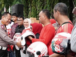 2.110 Orang Ikut Desain Helm Merah Putih Polda Riau, Ramaikan HUT RI Ke-79