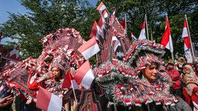 FOTO: Warna-warni Karnaval Peringati HUT Ke-79 Kemerdekaan RI