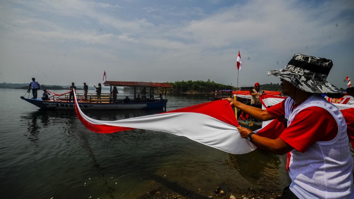 FOTO: Merah Putih Berkibar di Penjuru Daerah