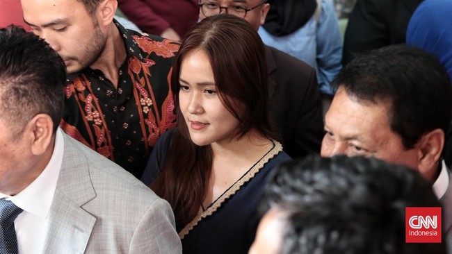 Meski pada Minggu (18/8) bebas bersyarat, Jessica Wongso tetap kudu menjalani wajib lapor ke Balai Pemasyarakatan Kelas I Jakarta Timur-Utara.