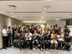 Mengenal Budaya Tuli, Karyawan Hotel Midtown Belajar Bahasa Isyarat