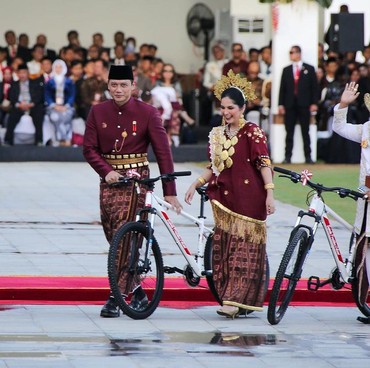 Jadi Busana Terbaik, Makna Baju AHY dan Annisa Pohan di Upacara 17 Agustus 2024