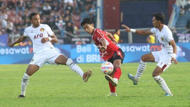 Kegemilangan Supriadi Angkat Persik Hancurkan PSS dalam Kemenangan 2-0 Liga 1