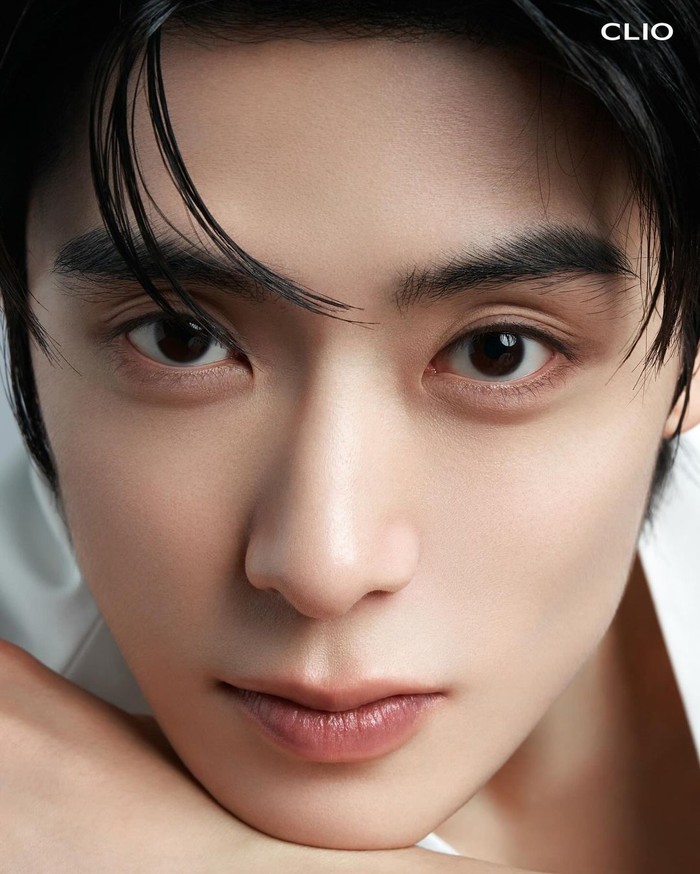 Fans NCT atau NCTzen begitu senang mendengar pengumuman yang sudah sangat dinantikan sejak lama itu karena untuk pertama kalinya, Jaehyun NCT terpilih menjadi solo model (tidak bersama grupnya) suatu merek kecantikan. / Foto: instagram.com/ellekorea