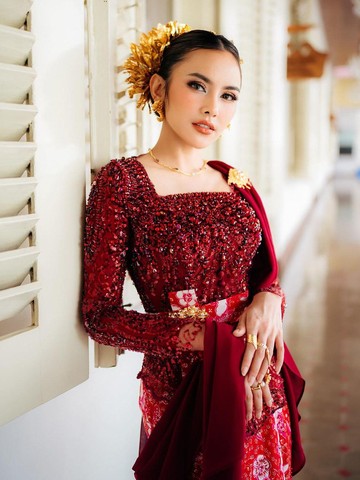 Potret Selebriti Berbusana Adat Hadiri Upacara HUT RI ke-79