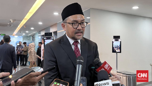 Tren positif kepuasan publik terhadap Jokowi juga tak lepas dari kenyataan masyarakat kelas menengah tak terpengaruh signifikan terhadap kehebohan dunia maya.