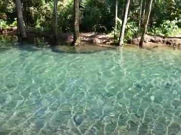 img-title Lagi Musim Hujan, Air Sungai Ini Malah Berhenti Mengalir
