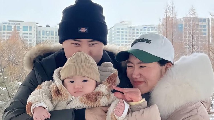 Safira dan Lee Donghae