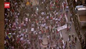 VIDEO: Massa Pro-Palestina Penuhi Chicago, Tuntut Pemerintahan Biden