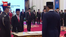 VIDEO: Momen Jokowi Lantik Tiga Menteri dan Wamen Baru