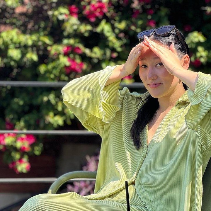 <p>Yerin Ha merupakan aktris asal Australia yang memiliki darah Korea Selatan. Ia lahir di Sydney, 26 Juni 1995. Yerin juga merupakan cucu dari aktris senior Korea Selatan yang juga berprofesi sebagai politikus, yakni Son Sook. (Foto: Instagram @yerinha_)</p>