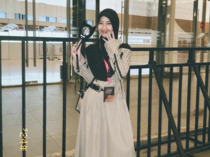 5 Potret Adiba Khanza Nonton Konser ENHYPEN di Jakarta, Modis Pakai Outfit Ala K-Pop