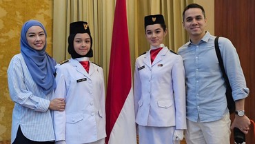 img-title Parasnya Disorot, Ini Potret 2 Anak Rionaldo Stokhorst Jadi Paskibra