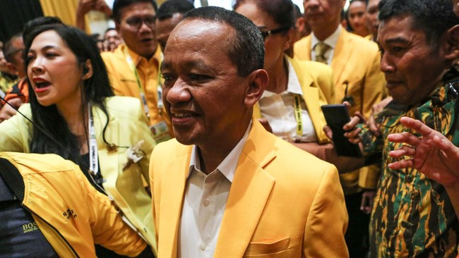 Kader Muda Partai Golkar mengadu ke Bareskrim Polri soal penyebaran foto Bahlil Lahadalia sedang duduk dengan botol miras Wishky Hibiki di sampingnya.