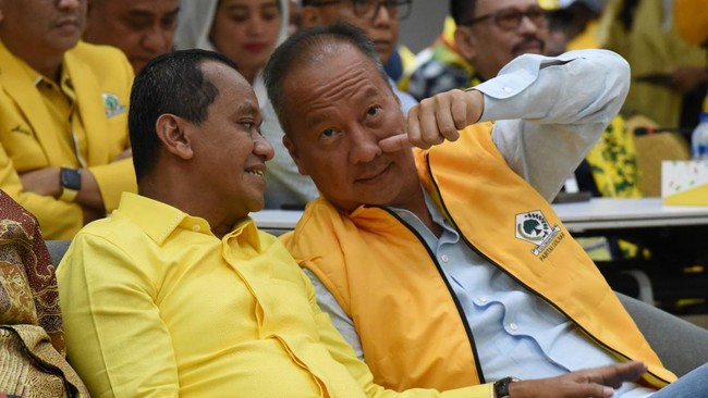 Ketua Umum Golkar Bahlil Lahadalia mengumumkan Agus Gumiwang Kartasasmita (AGK) menjadi Ketua Dewan Pembina partai tersebut.