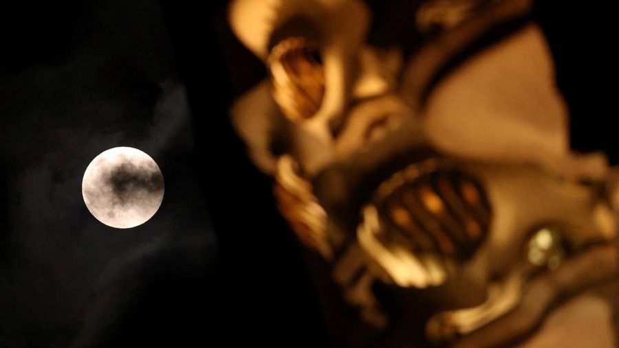 Penampakan Super Moon di Langit Jakarta dan Seluruh Dunia