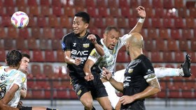 FOTO: Empat Gol Tercipta, Dewa United Imbangi Persib Bandung