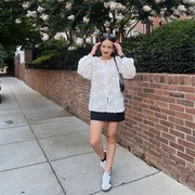 Get The Look: OOTD Kasual Enzy Storia untuk Hangout